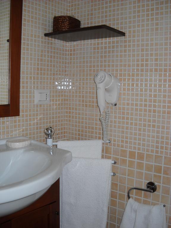 Domomea Otel Quartu SantʼElena Oda fotoğraf